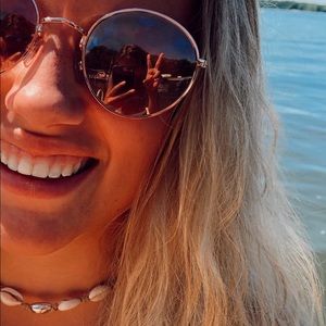 Meet your Posher, Abby